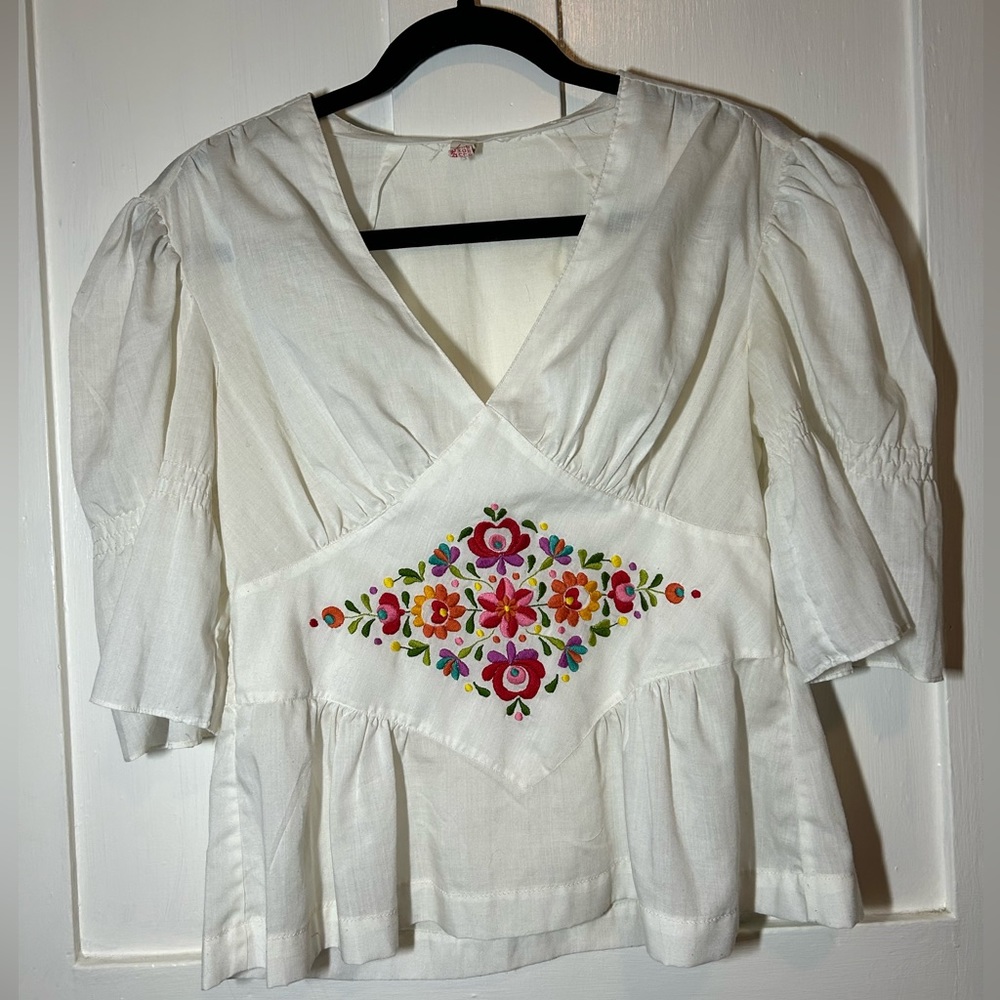Cotton embroidered blouse 🌸🌺🌼